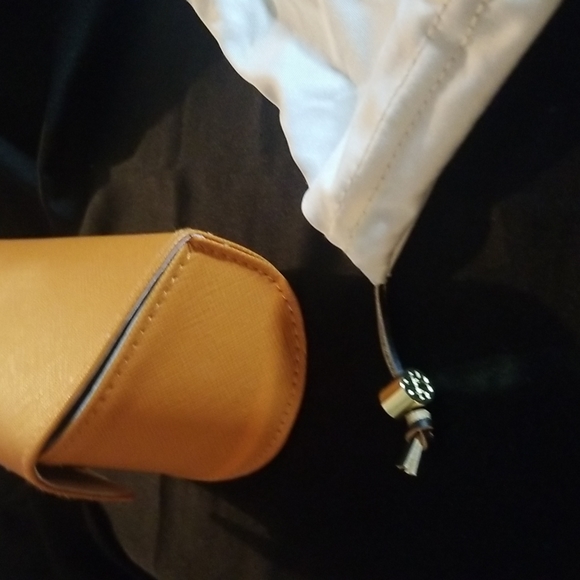 Tory Burch sunglasses with protective case and bag - Picture 6 of 14